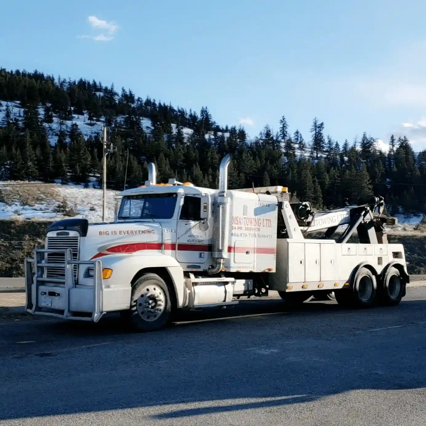 Tow Truck Calgary commercial vehicle towing with heavy wrecker truck in Calgary
